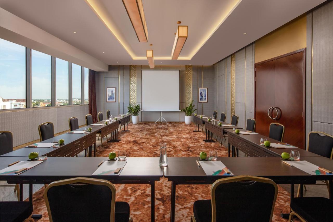 Hotel Melia Vinpearl Hue Exteriér fotografie Meeting room
