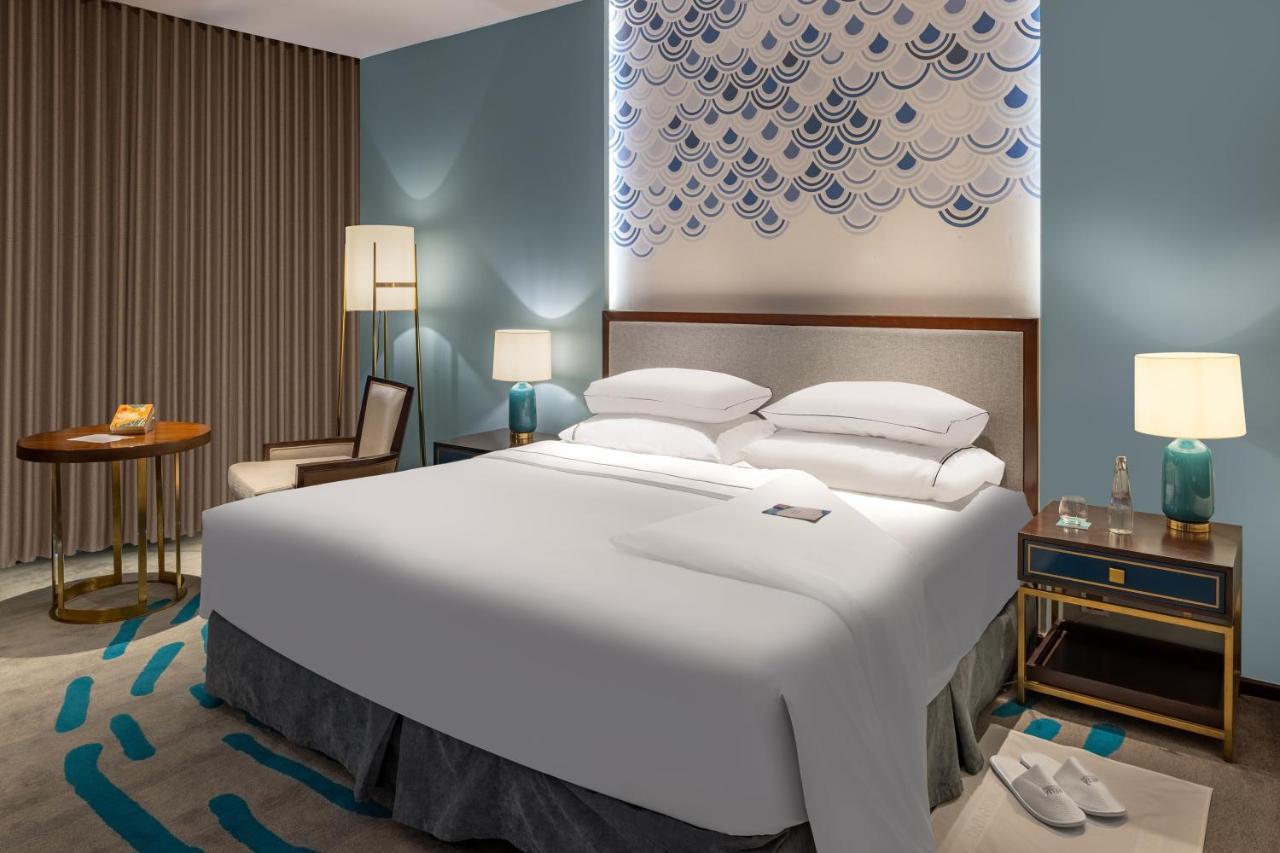 Hotel Melia Vinpearl Hue Exteriér fotografie A bedroom