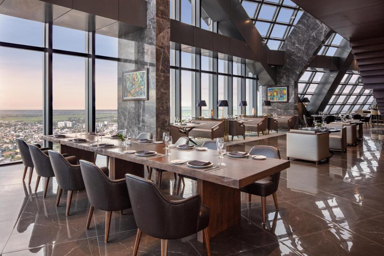 Hotel Melia Vinpearl Hue Exteriér fotografie The 360° Restaurant